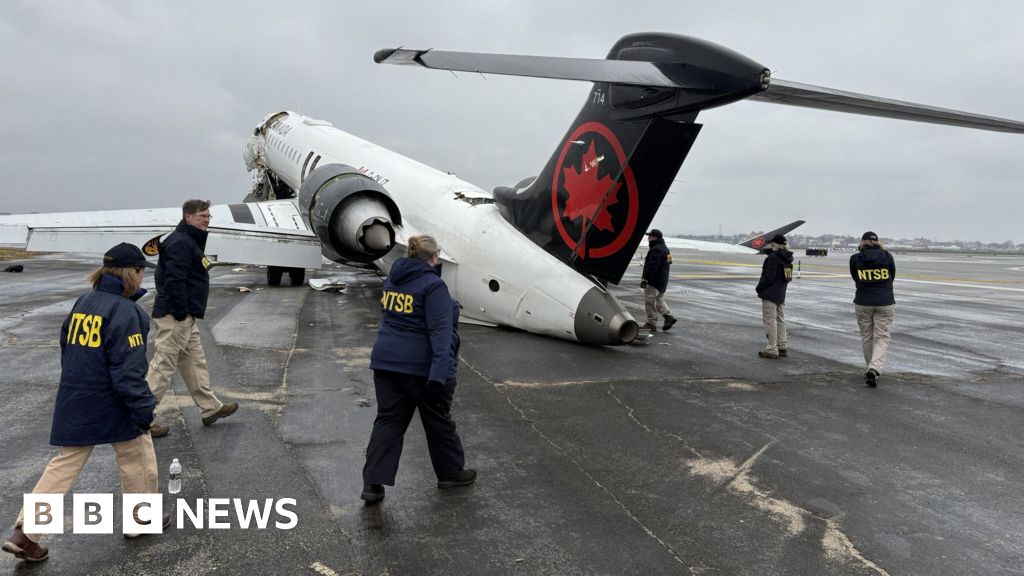 Kecelakaan pesawat LaGuardia yang menewaskan dua pilot