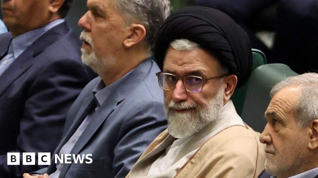 Menteri Intelijen Iran Esmail Khatib tewas dalam serangan udara