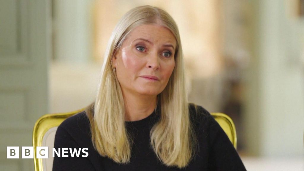 Putri Mahkota Norwegia berbicara tentang keterlibatannya dengan Epstein