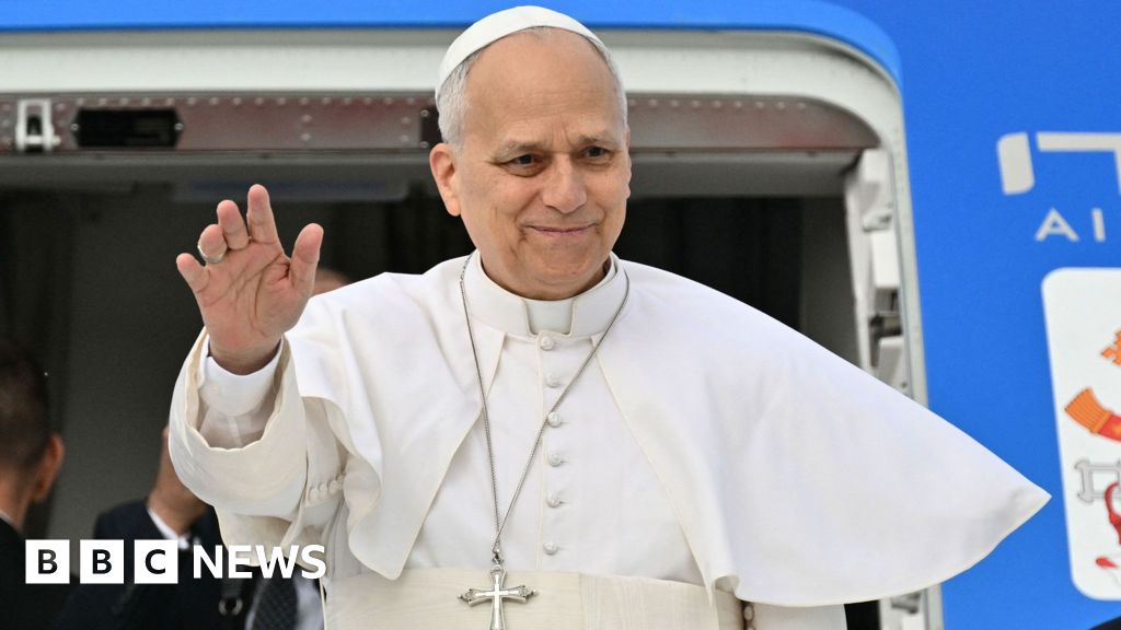 Paus Francis dan Donald Trump dalam konteks kritik nuklir